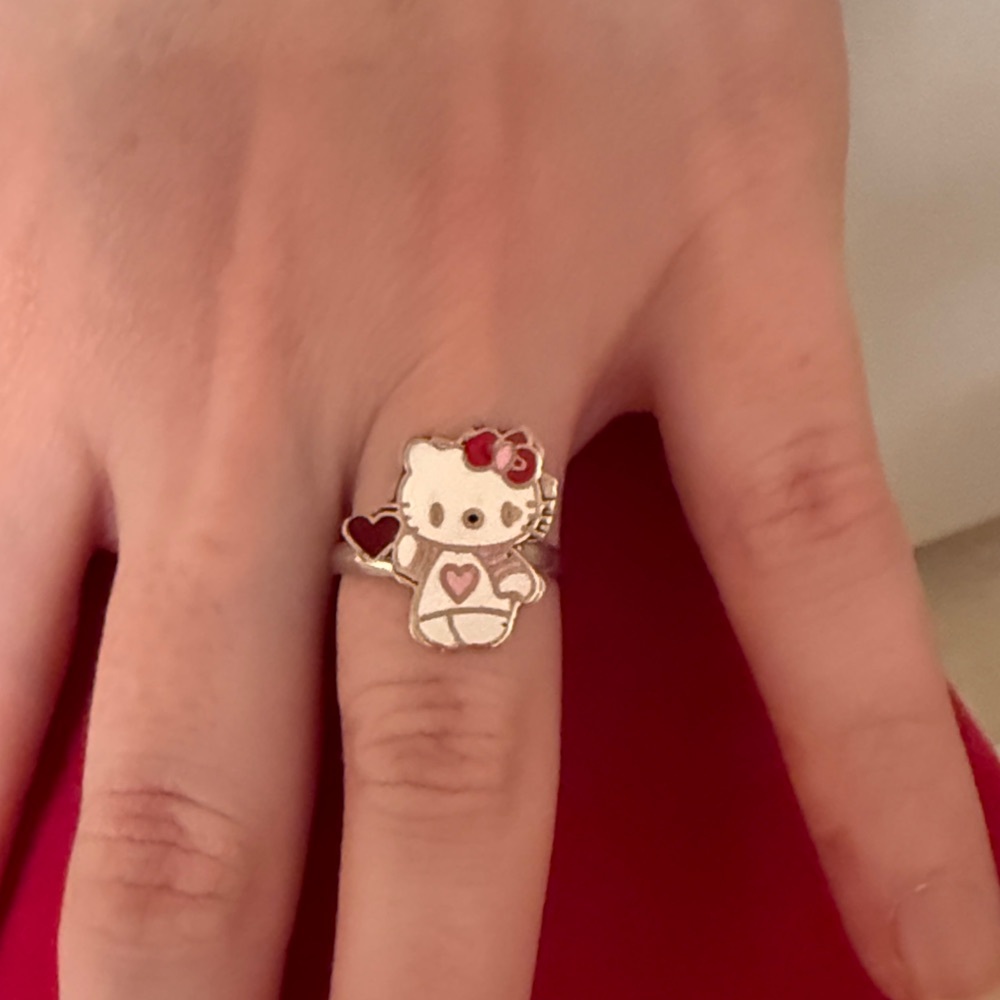 Hello Kitty 925 Silver Stylish Ring with Heart Motif